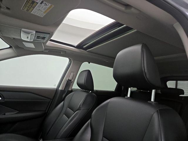 Photo of 2023 Gray Nissan Rogue