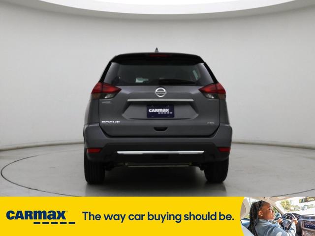 Photo of 2019 Gray Nissan Rogue
