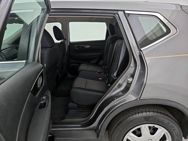 Photo of 2019 Gray Nissan Rogue