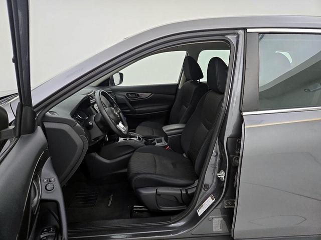 Photo of 2019 Gray Nissan Rogue
