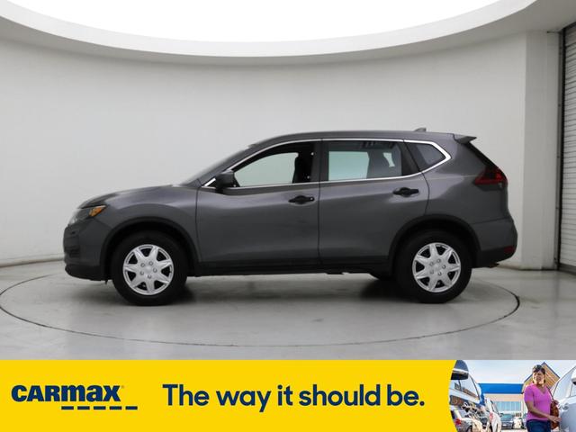 Photo of 2019 Gray Nissan Rogue