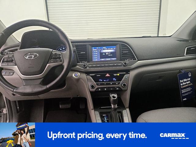 Photo of 2017 Silver Hyundai ELANTRA