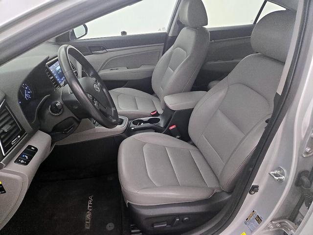 Photo of 2017 Silver Hyundai ELANTRA