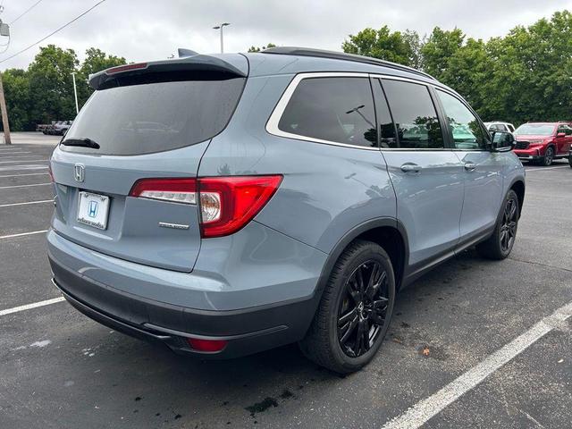 Photo of 2022 Gray Pearl Honda Pilot