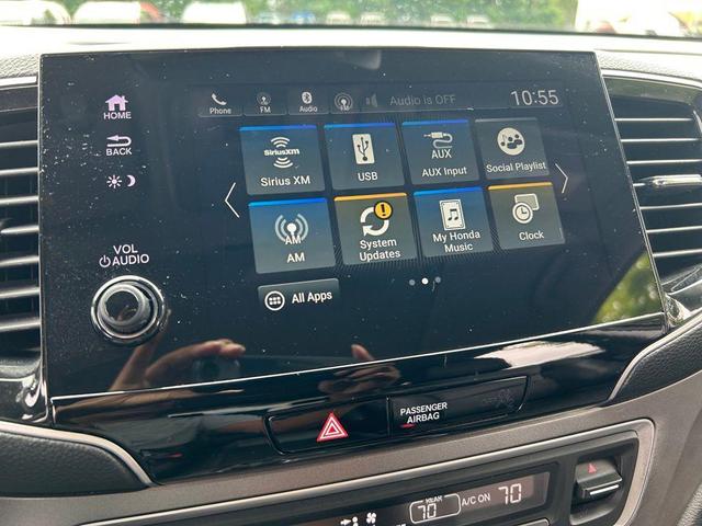 Photo of 2022 Gray Pearl Honda Pilot