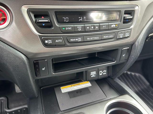 Photo of 2022 Gray Pearl Honda Pilot