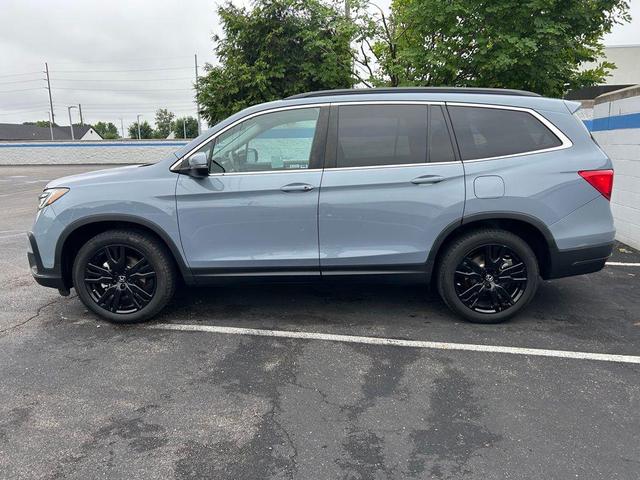 Photo of 2022 Gray Pearl Honda Pilot