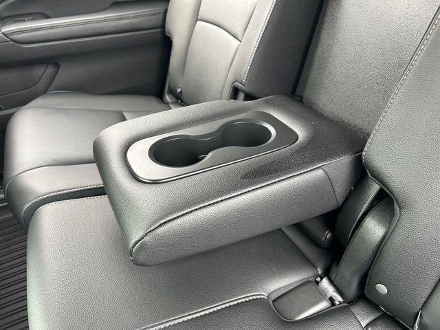 Photo of 2022 Gray Pearl Honda Pilot