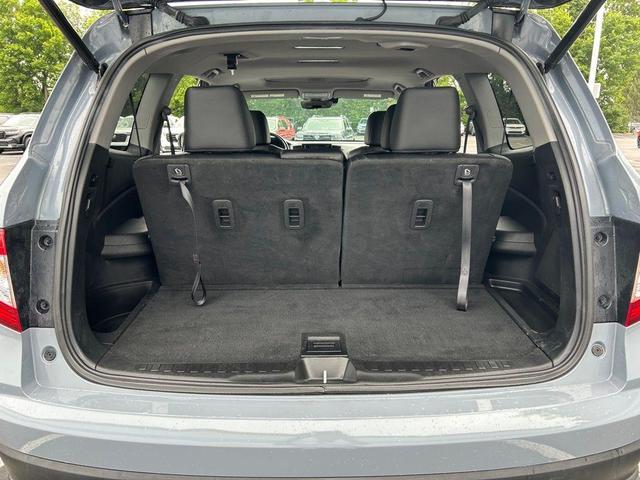 Photo of 2022 Gray Pearl Honda Pilot
