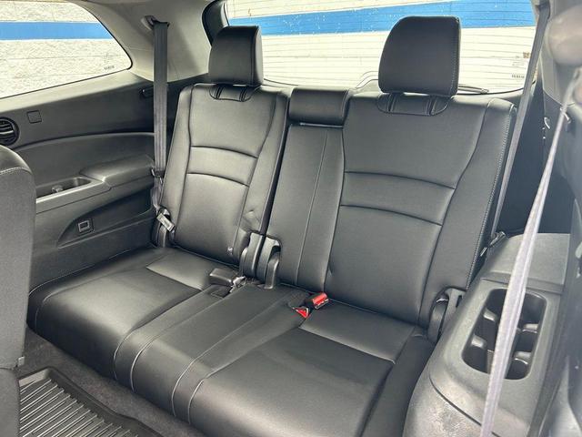 Photo of 2022 Gray Pearl Honda Pilot