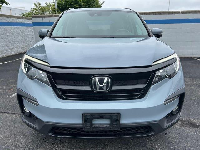 Photo of 2022 Gray Pearl Honda Pilot