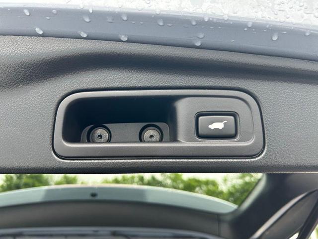 Photo of 2022 Gray Pearl Honda Pilot
