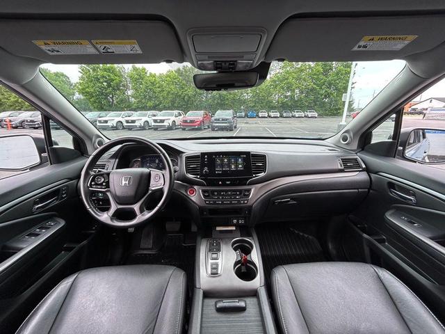 Photo of 2022 Gray Pearl Honda Pilot