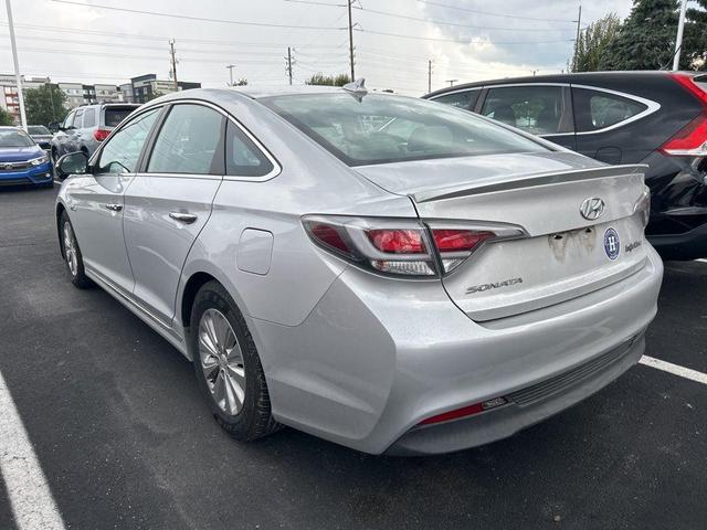 Photo of 2016 Starlight Silver Hyundai SONATA Hybrid