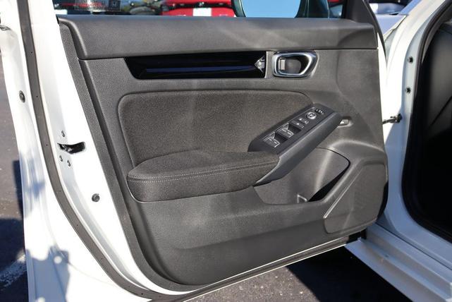 Photo of 2025 Platinum White Pearl Honda Civic Hybrid