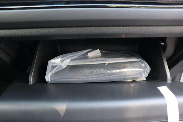 Photo of 2025 Urban Gray Pearl Honda Civic Hybrid