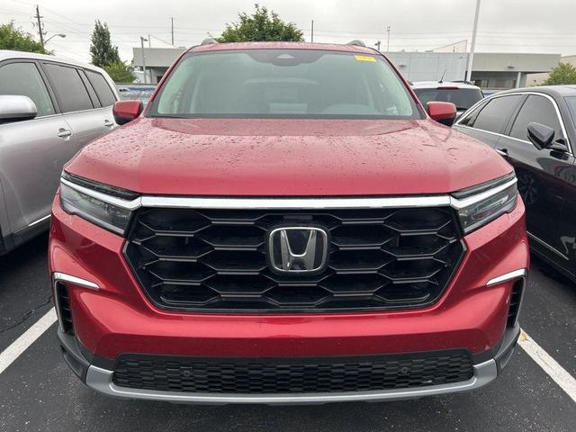 Photo of 2025 Red Honda Pilot