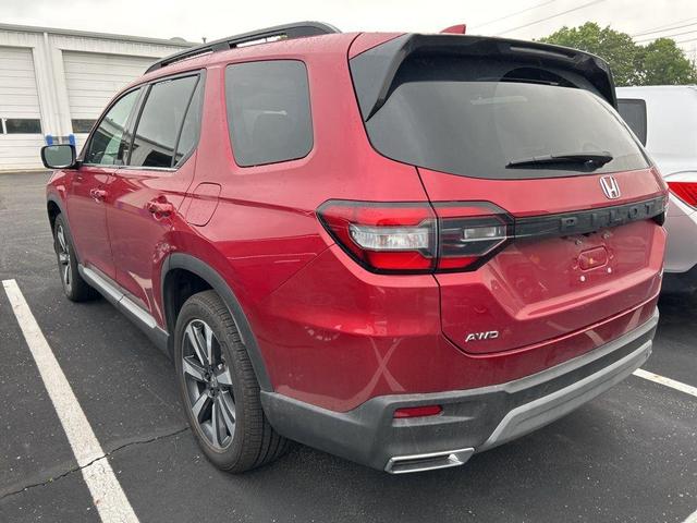Photo of 2025 Red Honda Pilot