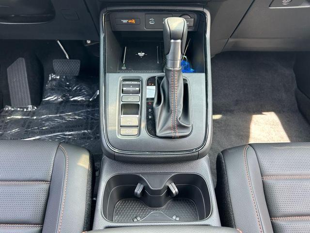 Photo of 2026 Platinum White Pearl Honda CR-V Hybrid