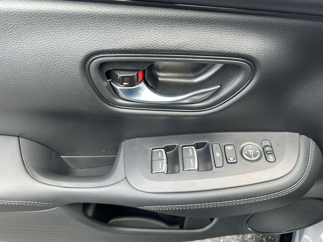 Photo of 2026 Urban Gray Pearl Honda HR-V