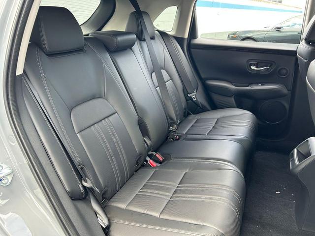 Photo of 2026 Urban Gray Pearl Honda HR-V
