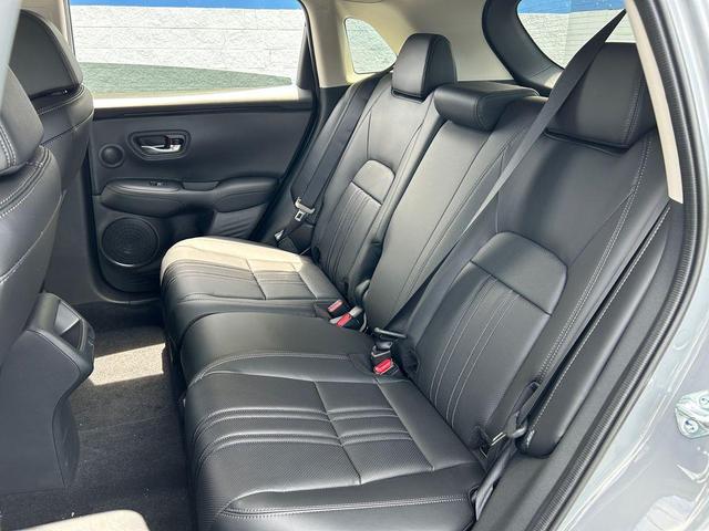 Photo of 2026 Urban Gray Pearl Honda HR-V