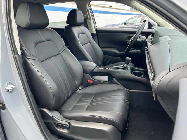 Photo of 2026 Urban Gray Pearl Honda HR-V