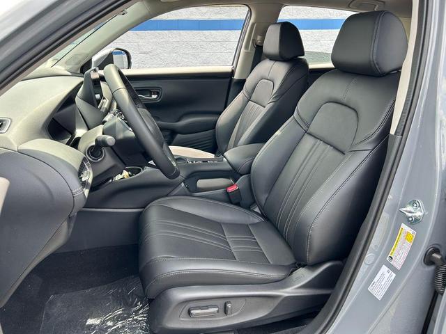 Photo of 2026 Urban Gray Pearl Honda HR-V