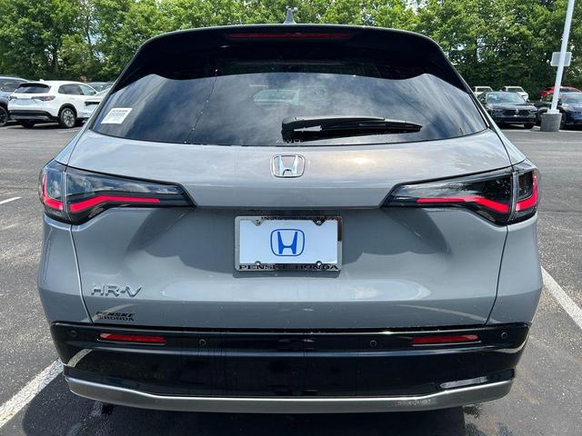 Photo of 2026 Urban Gray Pearl Honda HR-V