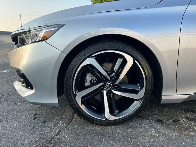 Photo of 2022 Silver Metallic Honda Accord