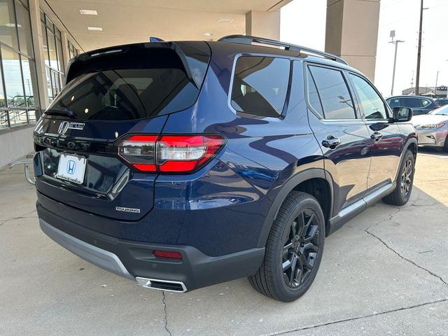 Photo of 2025 Obsidian Blue Pearl Honda Pilot