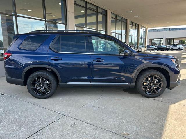 Photo of 2025 Obsidian Blue Pearl Honda Pilot