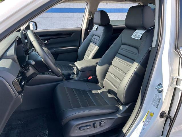 Photo of 2026 Platinum White Pearl Honda CR-V