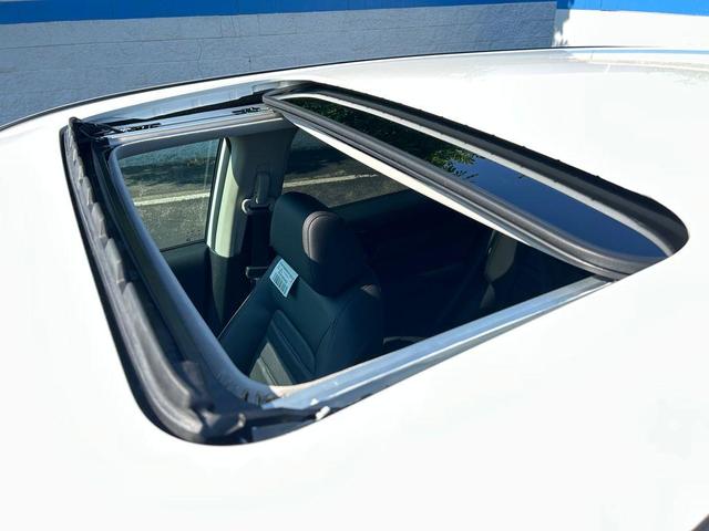 Photo of 2026 Platinum White Pearl Honda CR-V