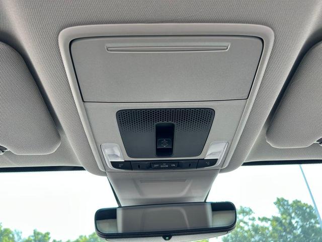 Photo of 2026 Platinum White Pearl Honda CR-V