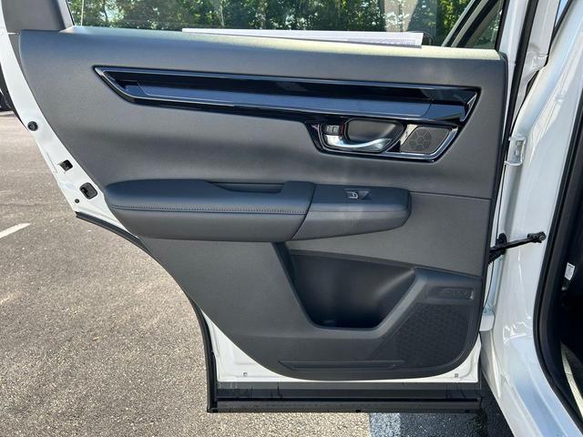 Photo of 2026 Platinum White Pearl Honda CR-V