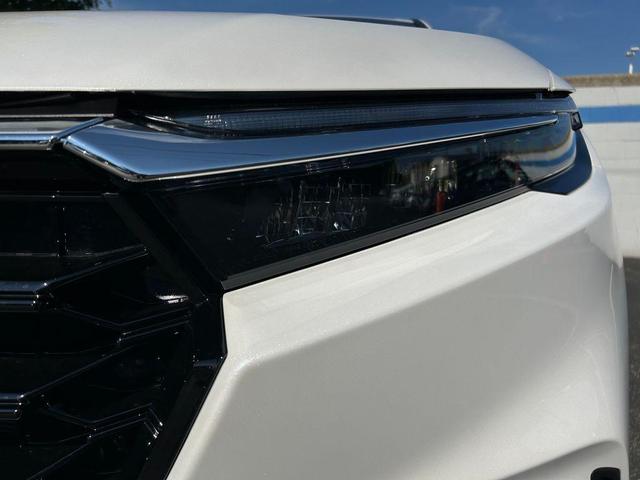 Photo of 2026 Platinum White Pearl Honda CR-V