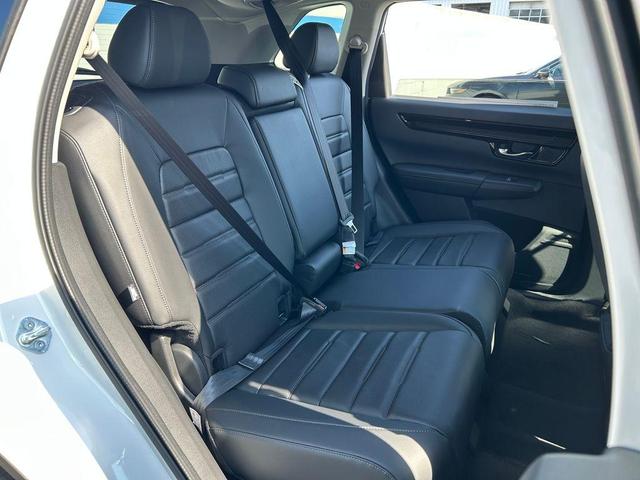 Photo of 2026 Platinum White Pearl Honda CR-V