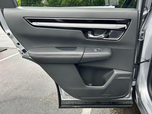 Photo of 2026 Solar Silver Metallic Honda CR-V