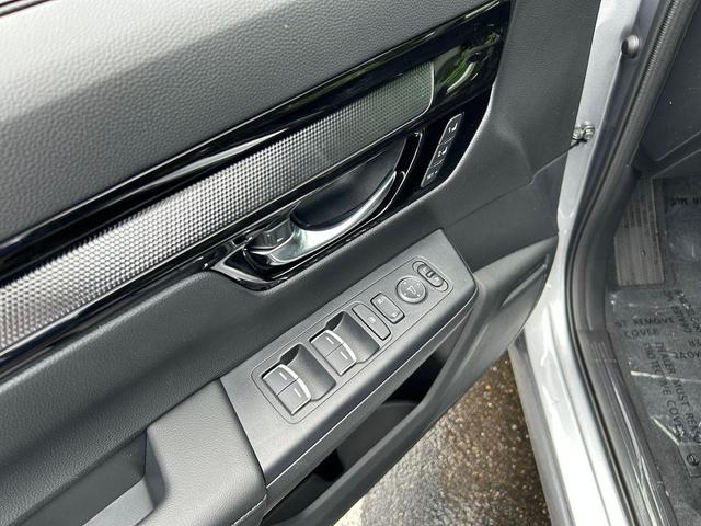 Photo of 2026 Solar Silver Metallic Honda CR-V