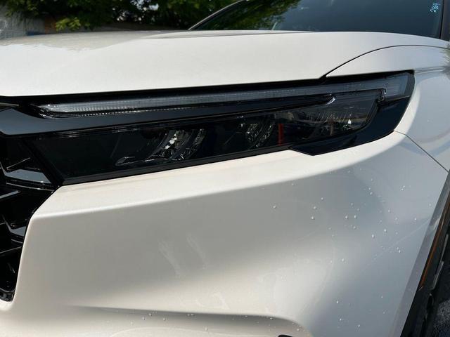 Photo of 2026 Platinum White Pearl Honda CR-V Hybrid