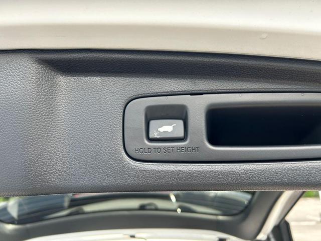 Photo of 2026 Platinum White Pearl Honda CR-V Hybrid