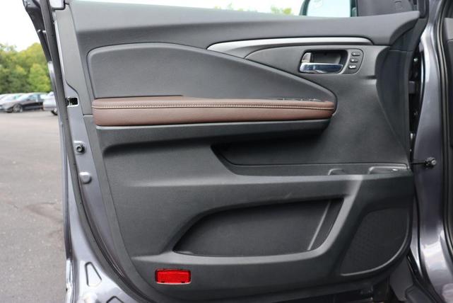 Photo of 2025 Modern Steel Metallic Honda Ridgeline