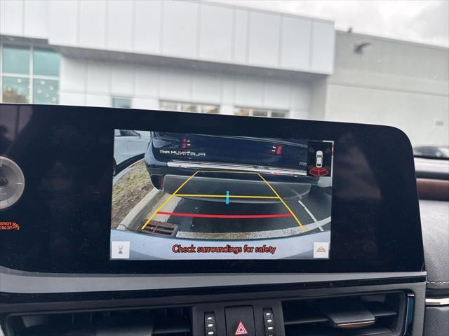 Photo of 2023 Iridium Lexus ES 350