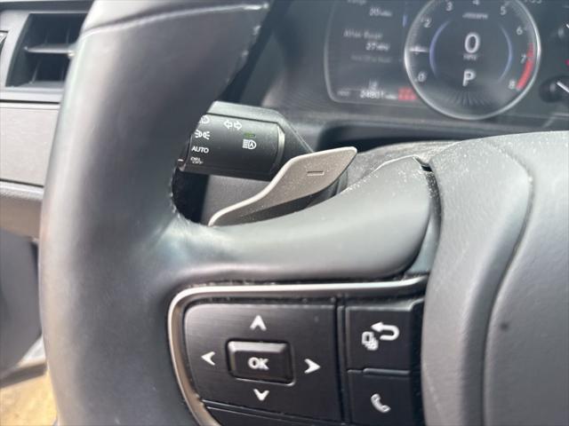 Photo of 2023 Iridium Lexus ES 350