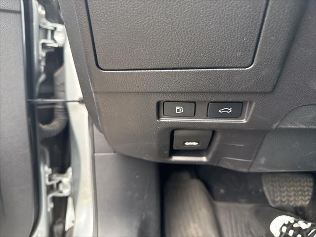 Photo of 2023 Iridium Lexus ES 350