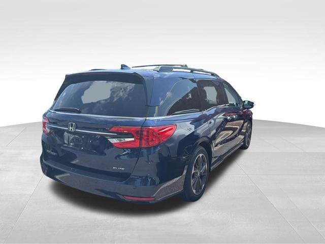 Photo of 2022 Obsidian Blue Pearl Honda Odyssey