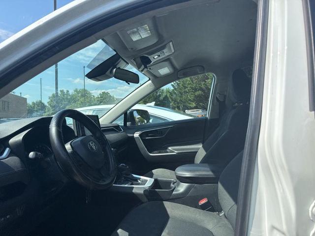 Photo of 2022 White Toyota RAV4
