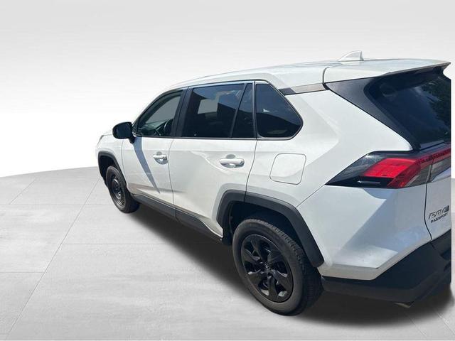 Photo of 2022 White Toyota RAV4