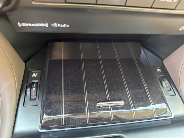 Photo of 2023 Mica Lexus GX 460